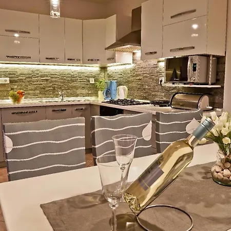Apartment Fuer 8 Personen Ca 100 Qm In Pula, Istrien Istrische Riviera